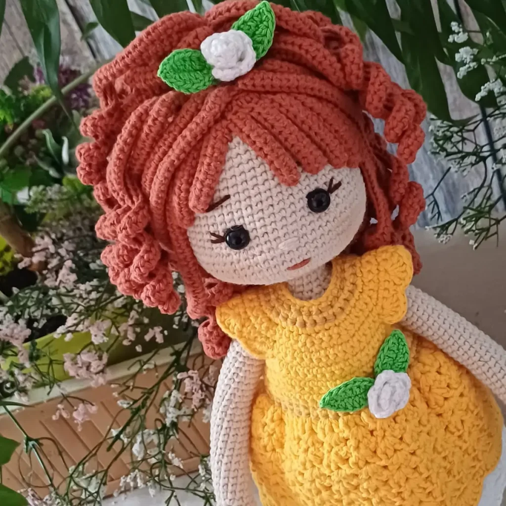 Patrón muñeca Matilda con vestido en tonos mostaza patron crochet muneca matilda vestido mostaza 5